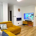 Tiché Anenské S Hotelovým Servisem, S Bohatou Snídaní Na V Ceně Pobytu A Osobním Asistentem Na Místě - By Relax Apartamento Harrachov