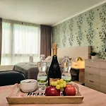 Tiché Anenské S Hotelovým Servisem, S Bohatou Snídaní Na V Ceně Pobytu A Osobním Asistentem Na Místě - By Relax Apartamento *