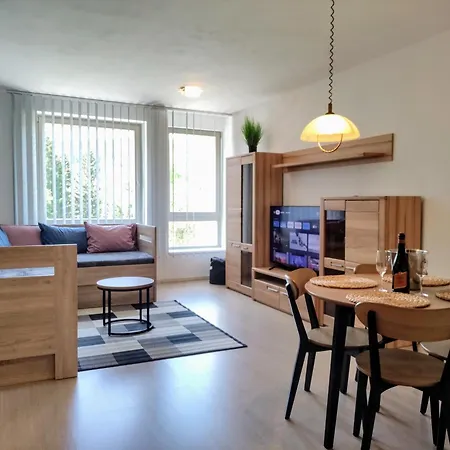 Horsky Rodinny Apartman: Mountain Family Retreat With Wellness & Terrace
