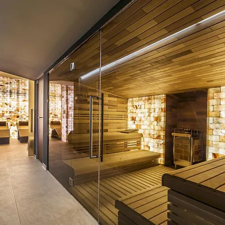 Horsky Rodinny Apartman: Mountain Family Retreat With Wellness & Terrace